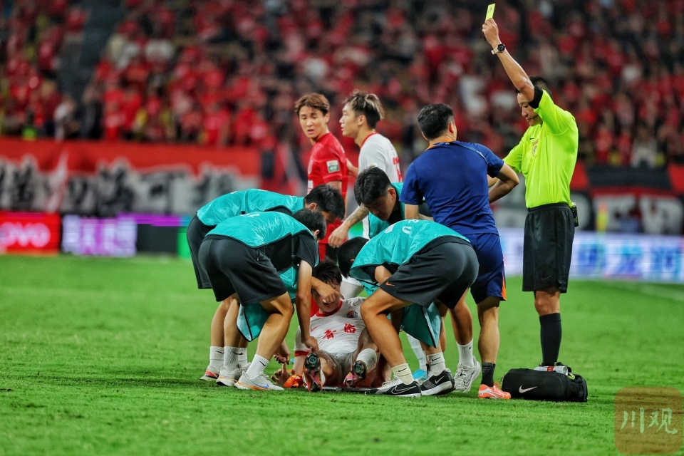 荣膺最佳球, 成都蓉城坐, gN